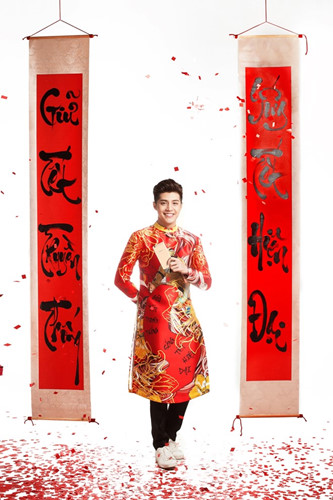 pop stars in ao dai to welcome tet hinh 5