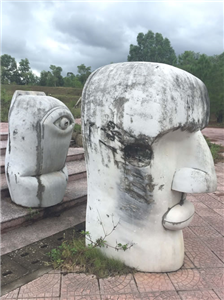           Tác phẩm điêu khắc công phá hoại tại Huế      