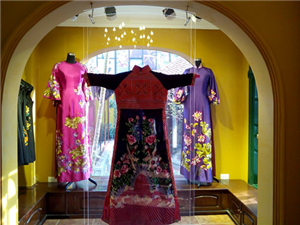           Ra mắt trang phục bảo tàng Quốc gia ở Hà Nội      