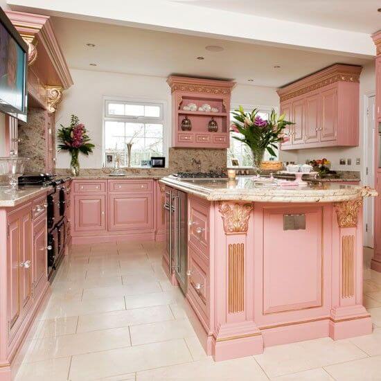 Sơn nhà bếp màu hồng mang tới vẻ đẹp mới lạ