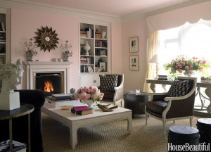 Lựa chọn màu sơn hồng phấn hứa hẹn cho phòng khách nhà bạn không gian nhẹ nhàng thư thái