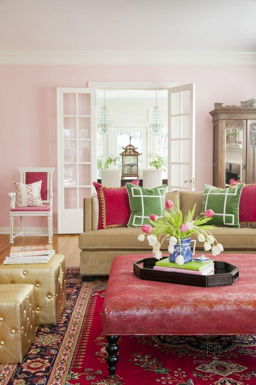 Phòng khách lãng mạn nhẹ nhàng với tông màu hồng, được chọn là mẫu sơn chung cư đẹp của năm 2016