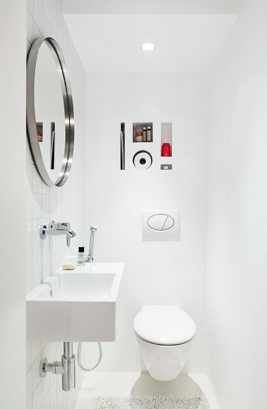 Cải tạo nhà với sơn trắng, phòng tắm được thiết kế đơn giản, nội thất phòng tắm không màu mè, tạo nên sự trang nhã, hài hòa.