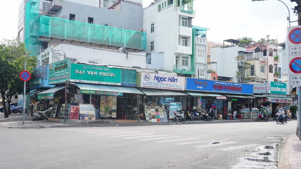 Những ki-ốt nằm giữa đường ở TP Hồ Chí Minh 3