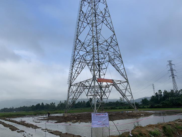 Đường dây 500KV Bắc - Nam mạch 3 chậm tiến độ, miền Nam đối diện nguy cơ thiếu điện - Ảnh 1.