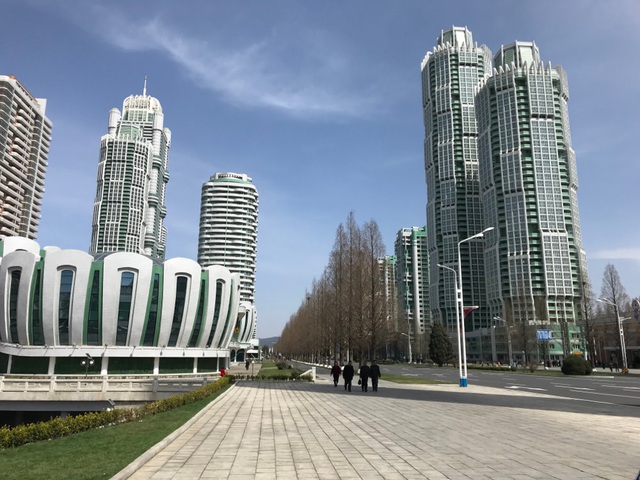 Toàn cảnh con phố hiện đại bậc nhất ở Triều Tiên với loạt cao ốc chọc trời - 6