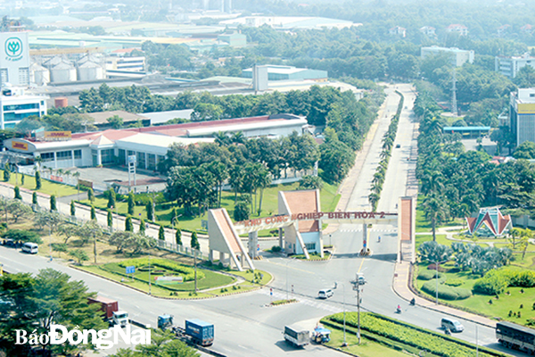 Nhiều khu công nghiệp trên địa bàn tỉnh đã được doanh nghiệp thuê hết đất để lập nhà xưởng sản xuất Trong ảnh: Một góc Khu công nghiệp Biên Hòa 2. Ảnh:H. Giang