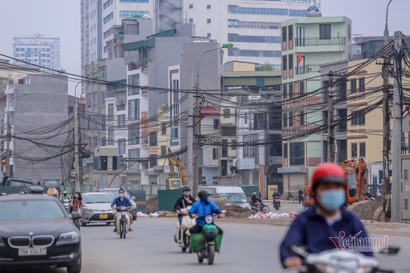 Kỳ dị nhà vát chéo, tam giác…đua nhau đu bám trên đường vành đai Hà Nội