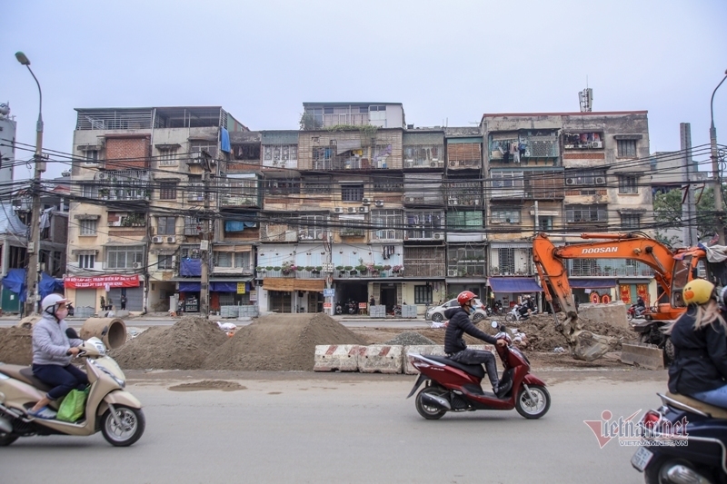 Kỳ dị nhà vát chéo, tam giác…đua nhau đu bám trên đường vành đai Hà Nội