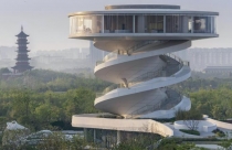 “Tòa tháp UFO” với góc nhìn 360 độ ở Trung Quốc