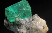 Ý nghĩa phong thủy của đá Emerald