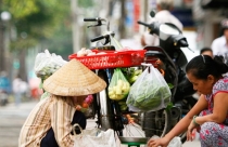 Vỉa hè, mưu sinh và mỹ quan - Một lát cắt Sài Gòn