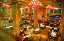 Casino: Đại gia lớn tiếng, xí chỗ chờ thời