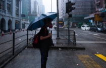 Người Hong Kong không đủ tiền thuê nhà “quan tài”