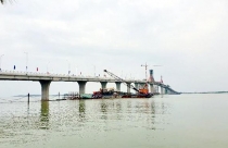 Hợp long cầu gần 1.000 tỉ đồng bắc qua sông Lam nối Nghệ An với Hà Tĩnh