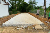 Phú Thọ: Lo đường nông thôn mới bị "rút ruột", người dân chặn không cho làm