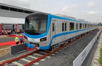 7/17 đoàn tàu của tuyến metro số 1 đã về tới TP.HCM