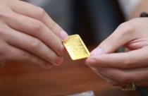 Điểm tin sáng: Bất ổn kinh tế, vàng vẫn là kênh trú ẩn an toàn?