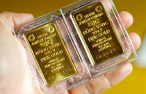 Điểm tin sáng: Giá vàng chững lại do sức ép tăng mạnh của đồng USD