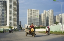 “Trông người, ngẫm ta”, ngân hàng Việt đang cho vay bất động sản ở mức độ nào?